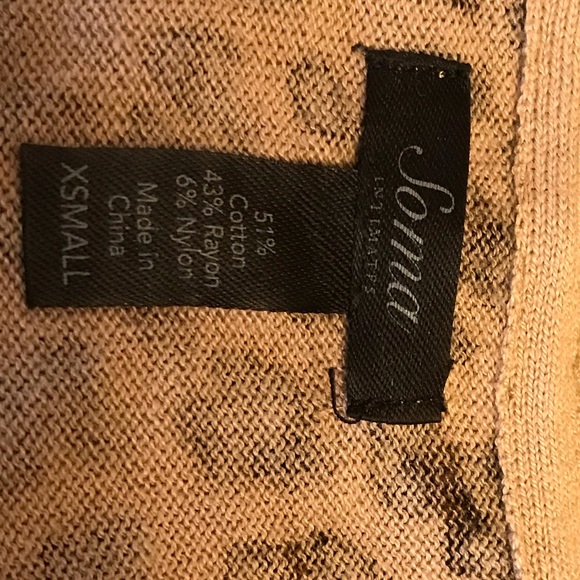 Soma leopard pint long button shirt in size XS. - Picture 2 of 3